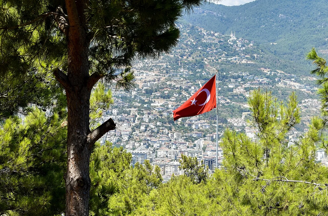 13 Ağustos 2026: Google'da Yükselen 'Bayrak' Araması, Ulusal Sembolün Anlamı, Tarihi ve Kullanım Kuralları