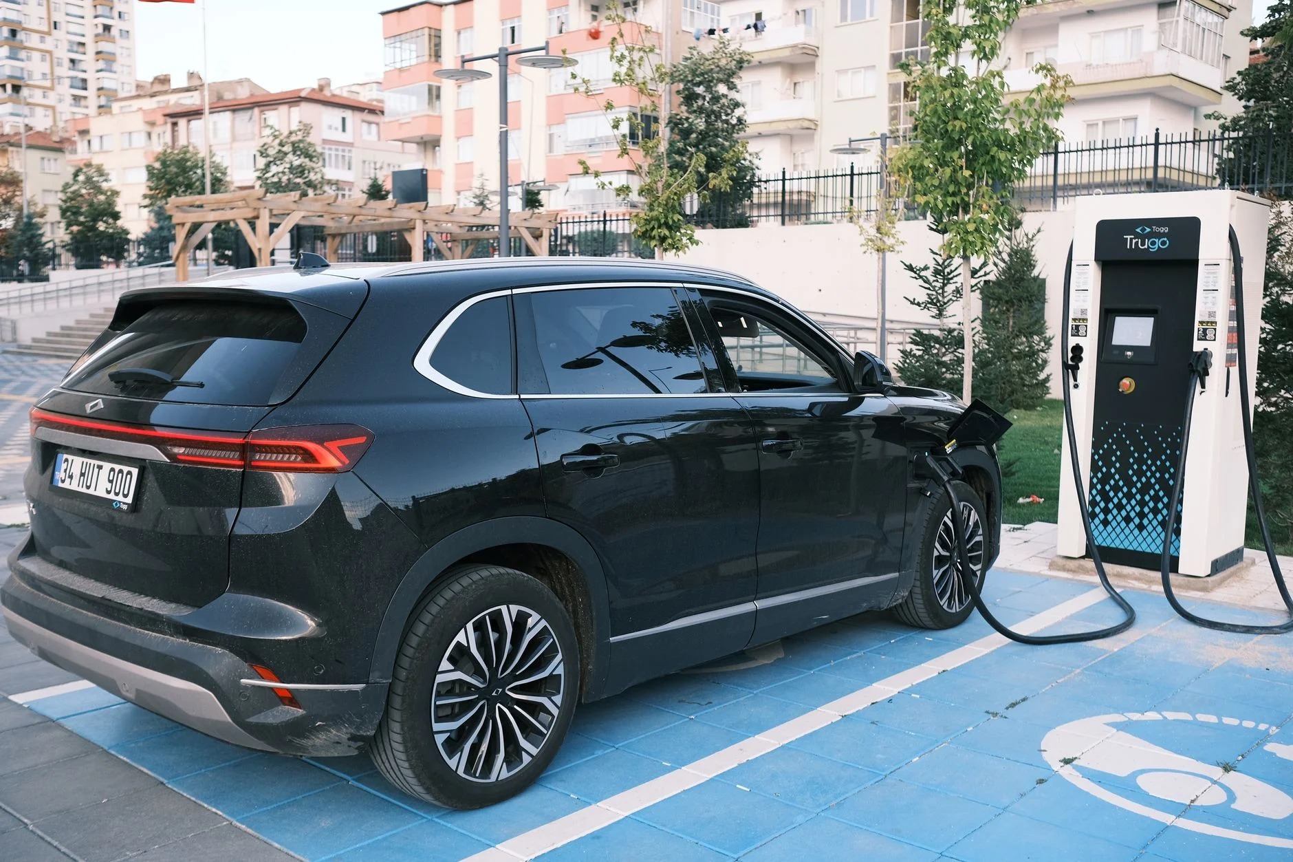15 Bin Doların Altına Elektrikli SUV: Ezber Bozan Yeni Model Yollarda!