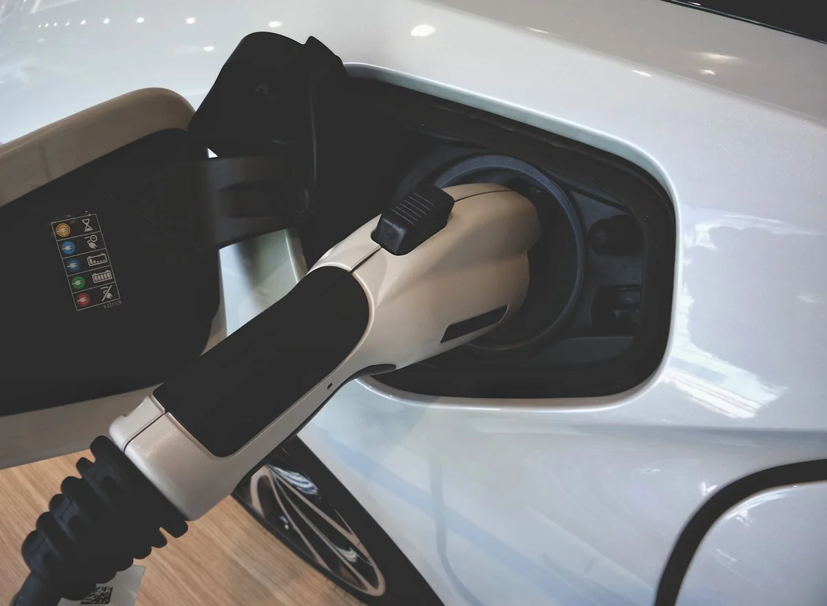 2026'da Elektrikli Araç Menzil Kaygısı Bitiyor mu? Türkiye Piyasası ve Batarya Teknolojileri Ne Durumda?