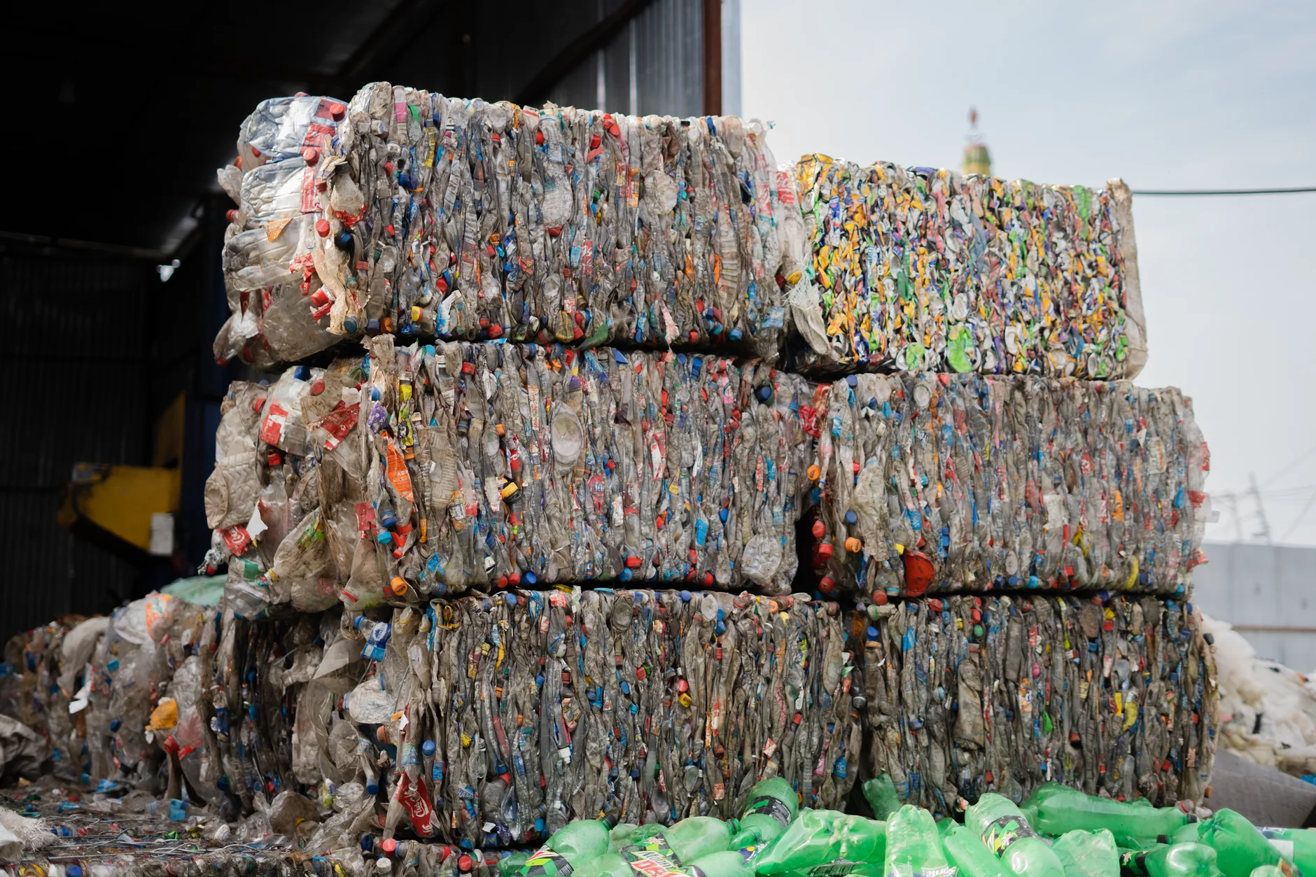 2026'da İngiltere'den Türkiye'ye Gelen Plastik Atık Krizi: Geri Dönüşüm Startup'ları İçin 5 Yeni Fırsat