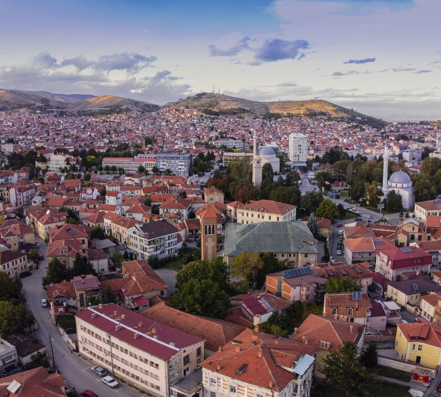2026'da Türk Vatandaşları Neden Kuzey Makedonya'ya Akın Ediyor? Eğitim, İş ve Gayrimenkul Fırsatları