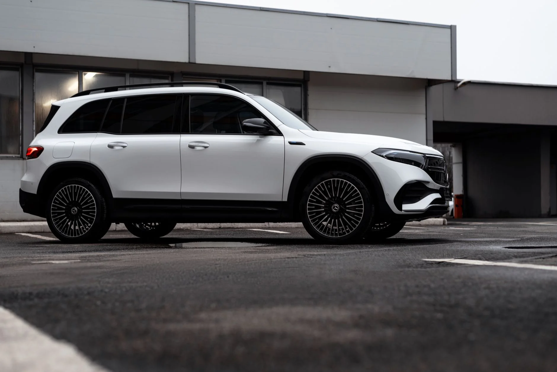 2027 Audi Q9 Konfigüratörü ABD'de Açıldı: Elektrikli Lüks SUV Fiyatları ve Türkiye Pazarı Etkisi