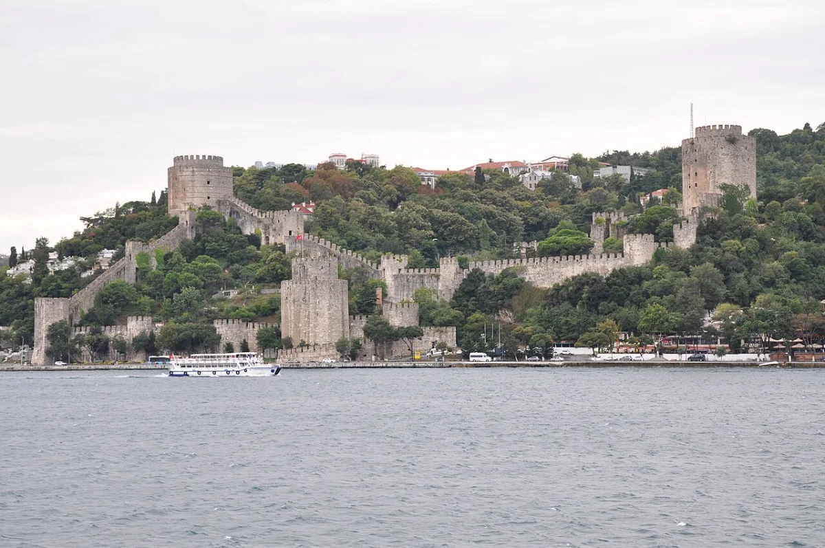 Amasra Gezi Rehberi: Karadeniz'in Kaleli İki Koylu Tarihi Kasabası