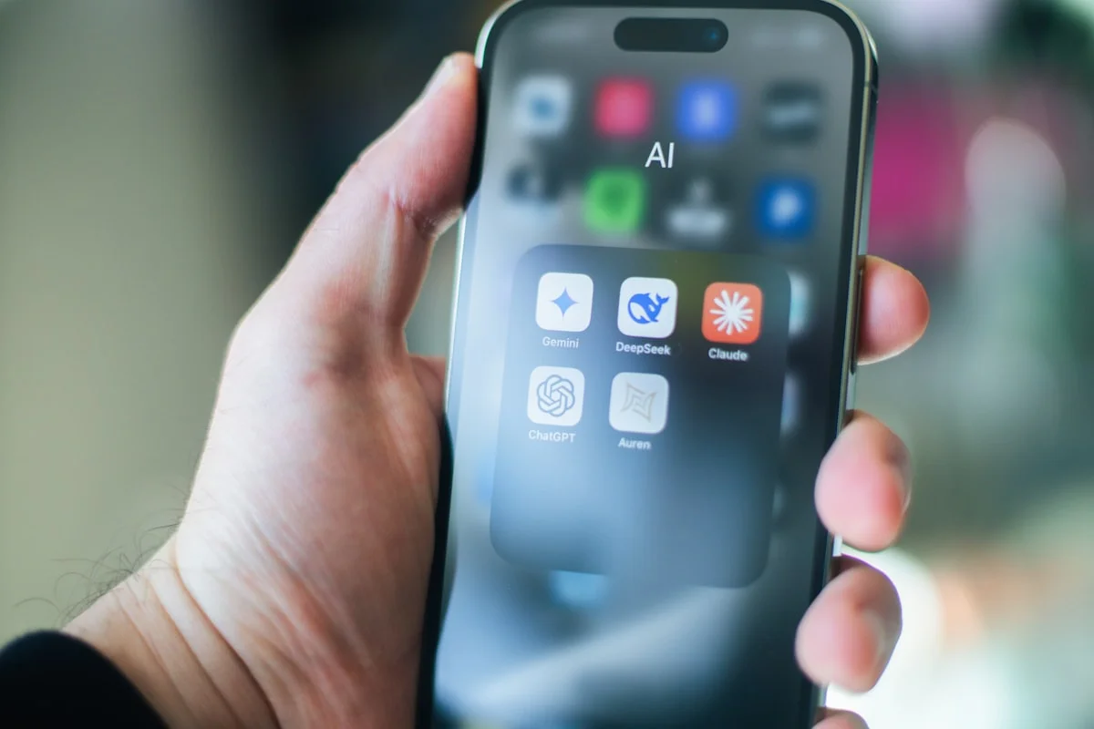 Apple'ın Yeni Yapay Zekası Türkiye'de Çalışacak mı? İşte iOS 27 ve Siri Gerçeği