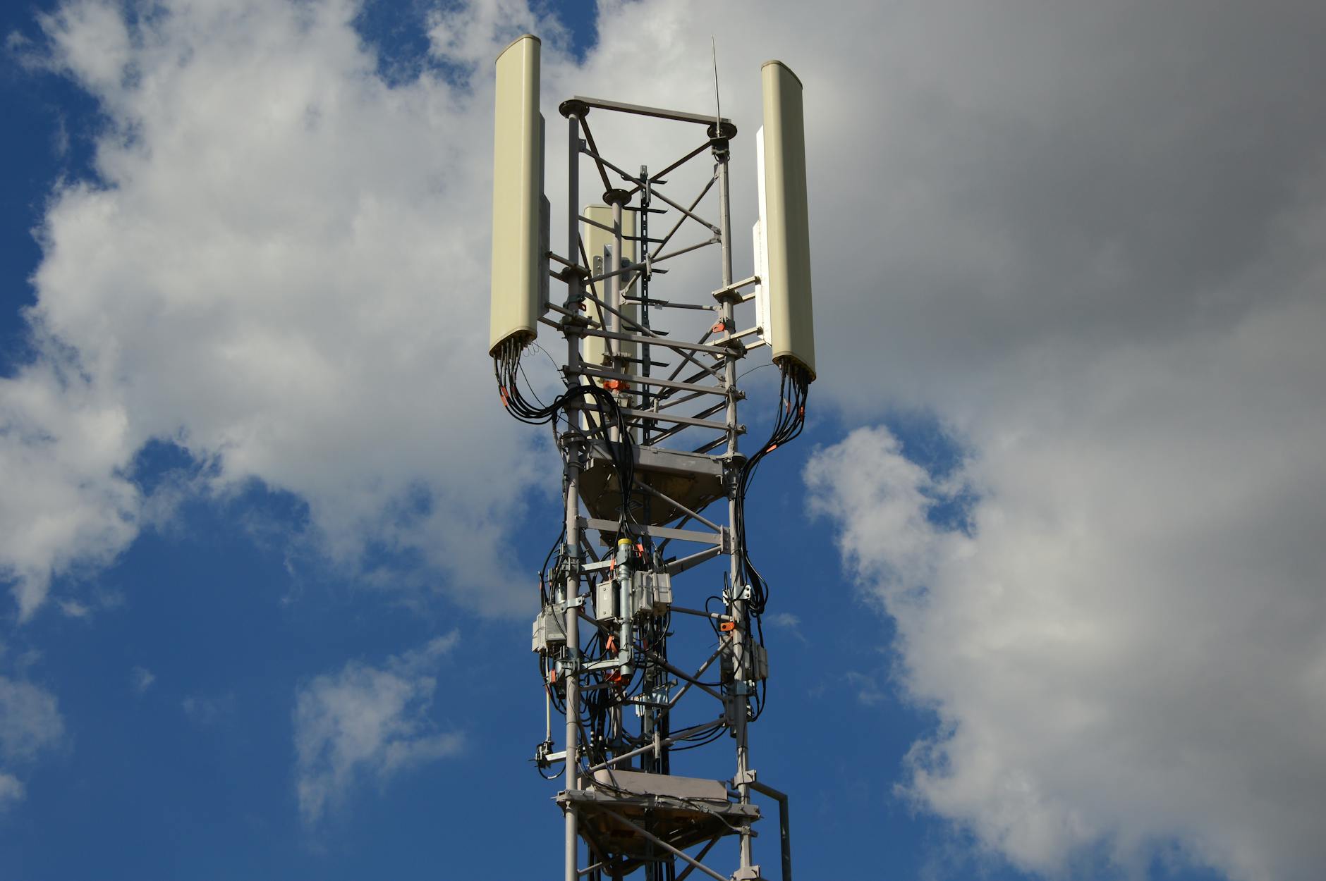 5G İhalesi Sonrası Yatırım Maratonu Başladı: 81 İl Hedefi
