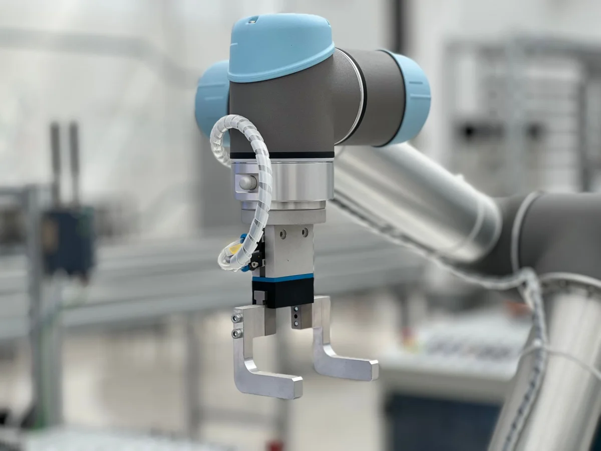 Batarya Devinden Gizli Silah: Elektrikli Araçları Ucuzlayacak Robotik Devrim Başladı!