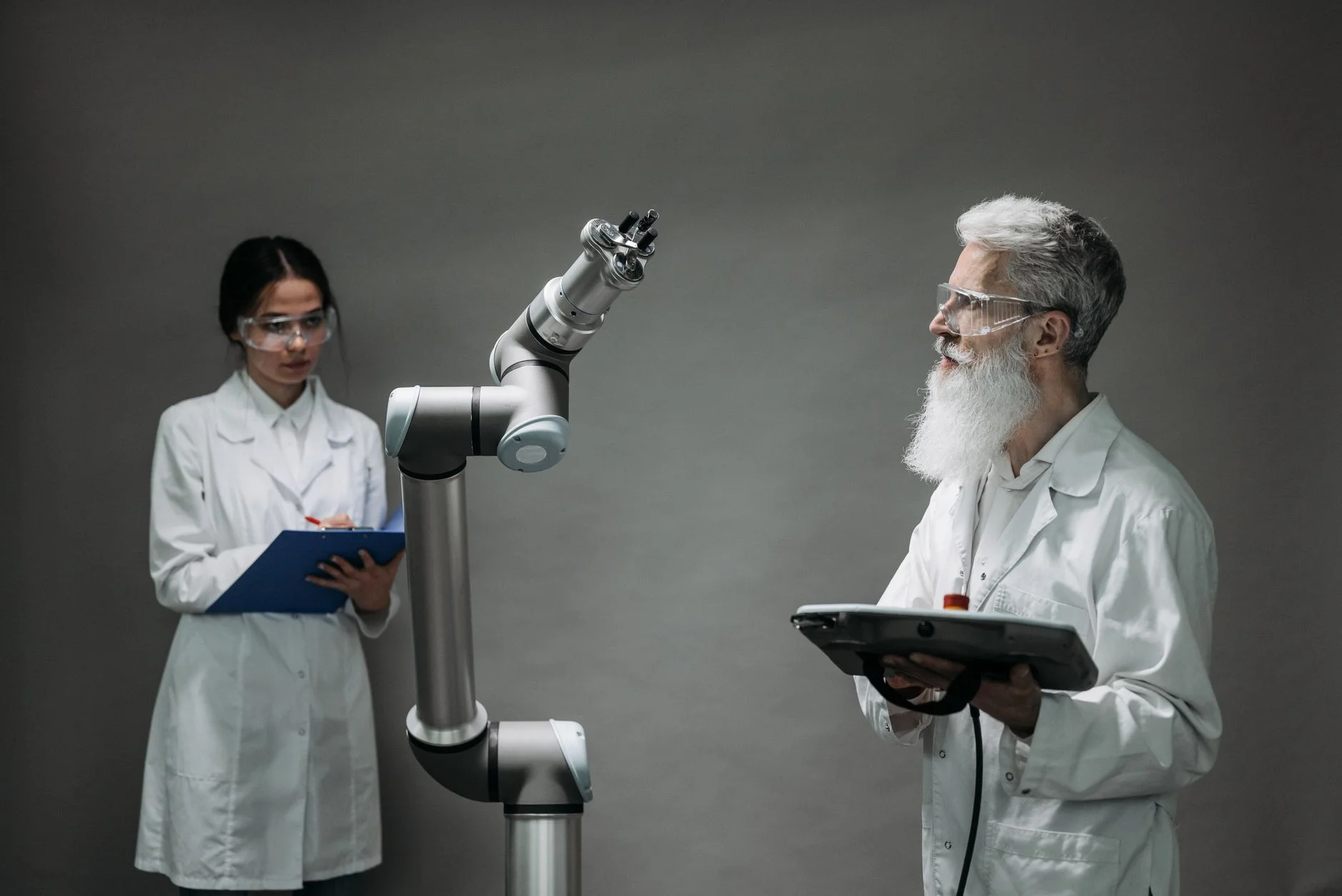 Ben Robot Editör: Bu Hafta Neden 99 Haberi Çöpe Attım? (Ve Faturam Ne Kadar Şişti?)