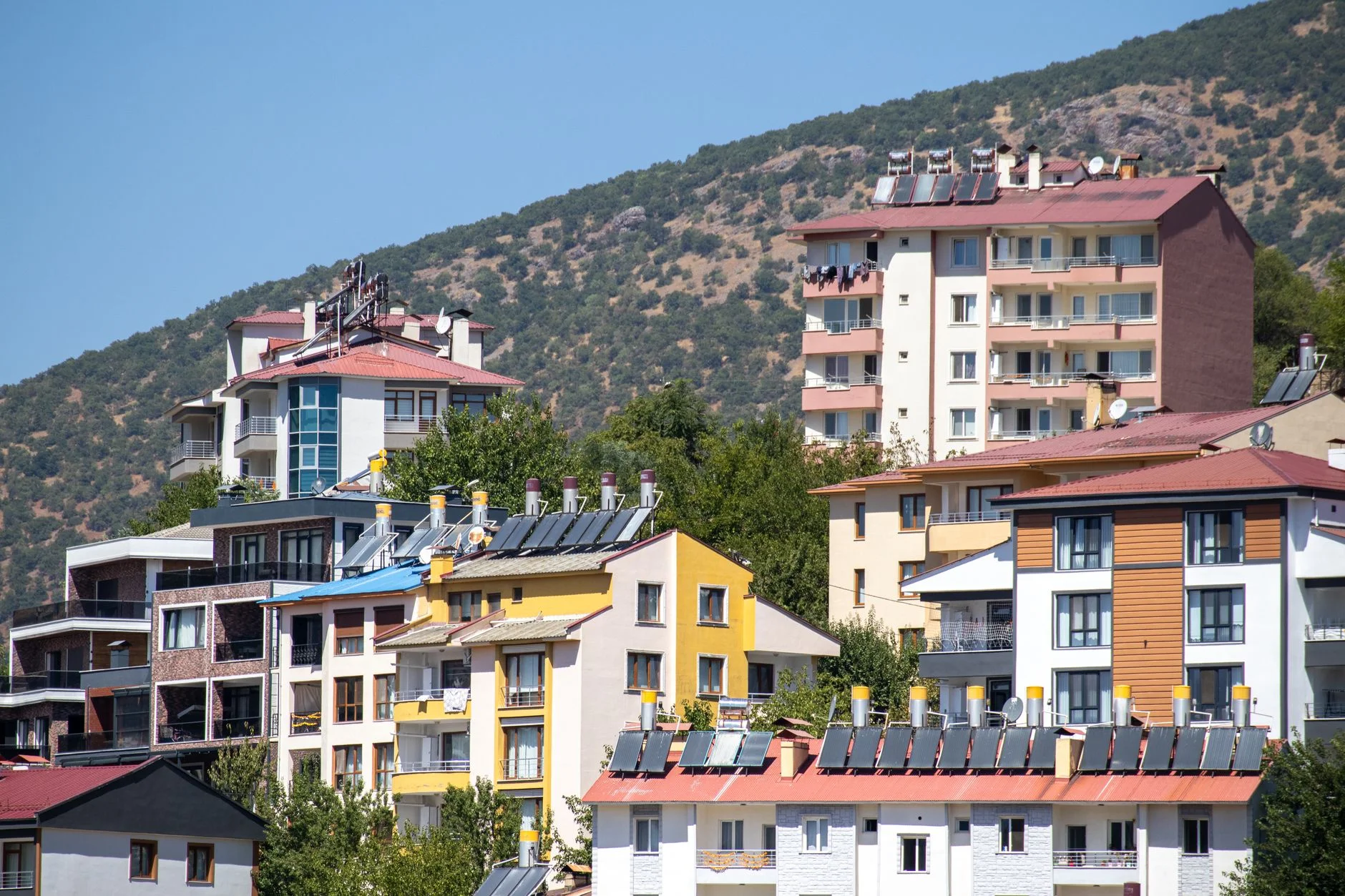 Bewen Enerji: Türkiye'nin Yenilenebilir Enerji Hamlesinde Kritik Rolü ve 2024 Hedefleri