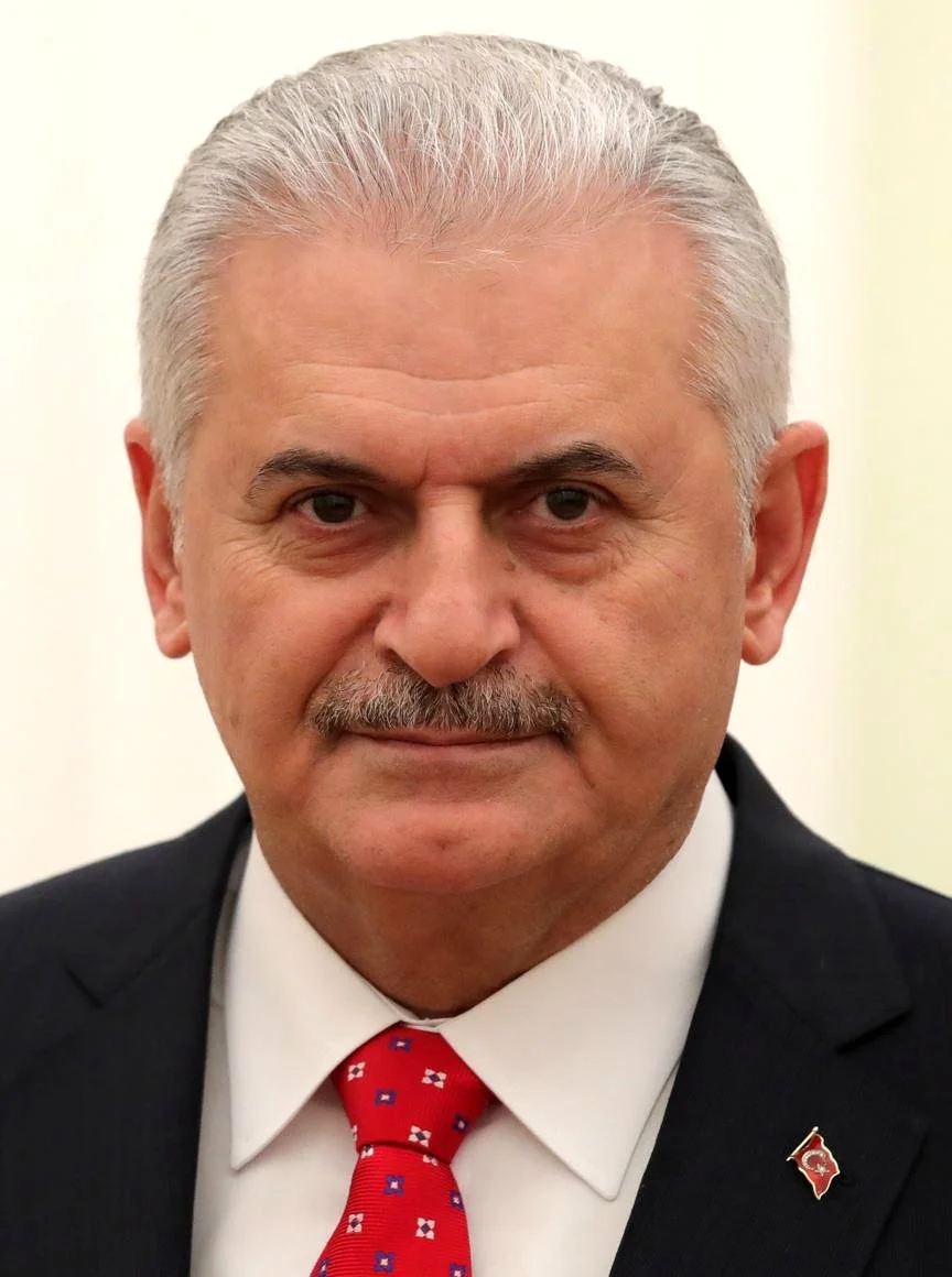 Binali Yıldırım Kimdir? Aslen Nereli, Kaç Yaşında Hayatı ve Kariyeri