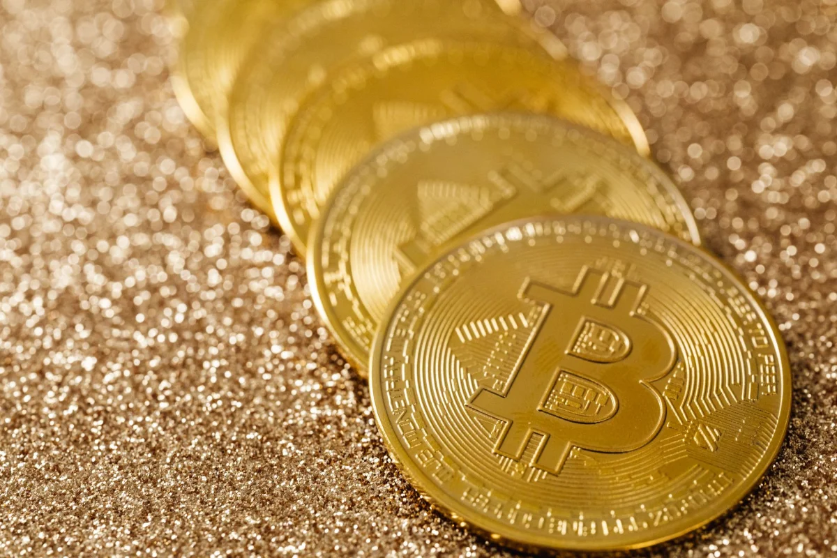 Bitcoin Yükselirken Altın ve Dolar Ne Olacak? Uzmanlar Açıkladı