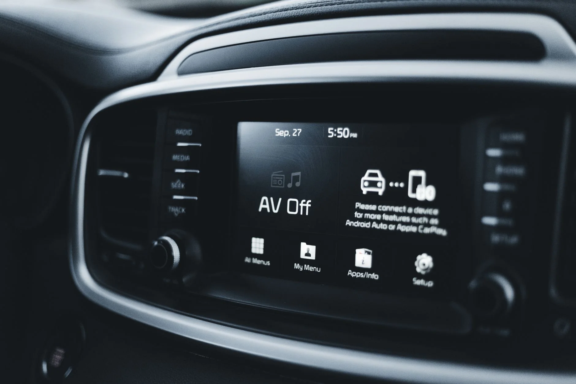 Cadillac'ın Bilgi-Eğlence Sistemi Güncellemesi 2024: LYRIQ, OPTIQ, VISTIQ ve CT5 Modellerinde Ne Yenilikler Var?