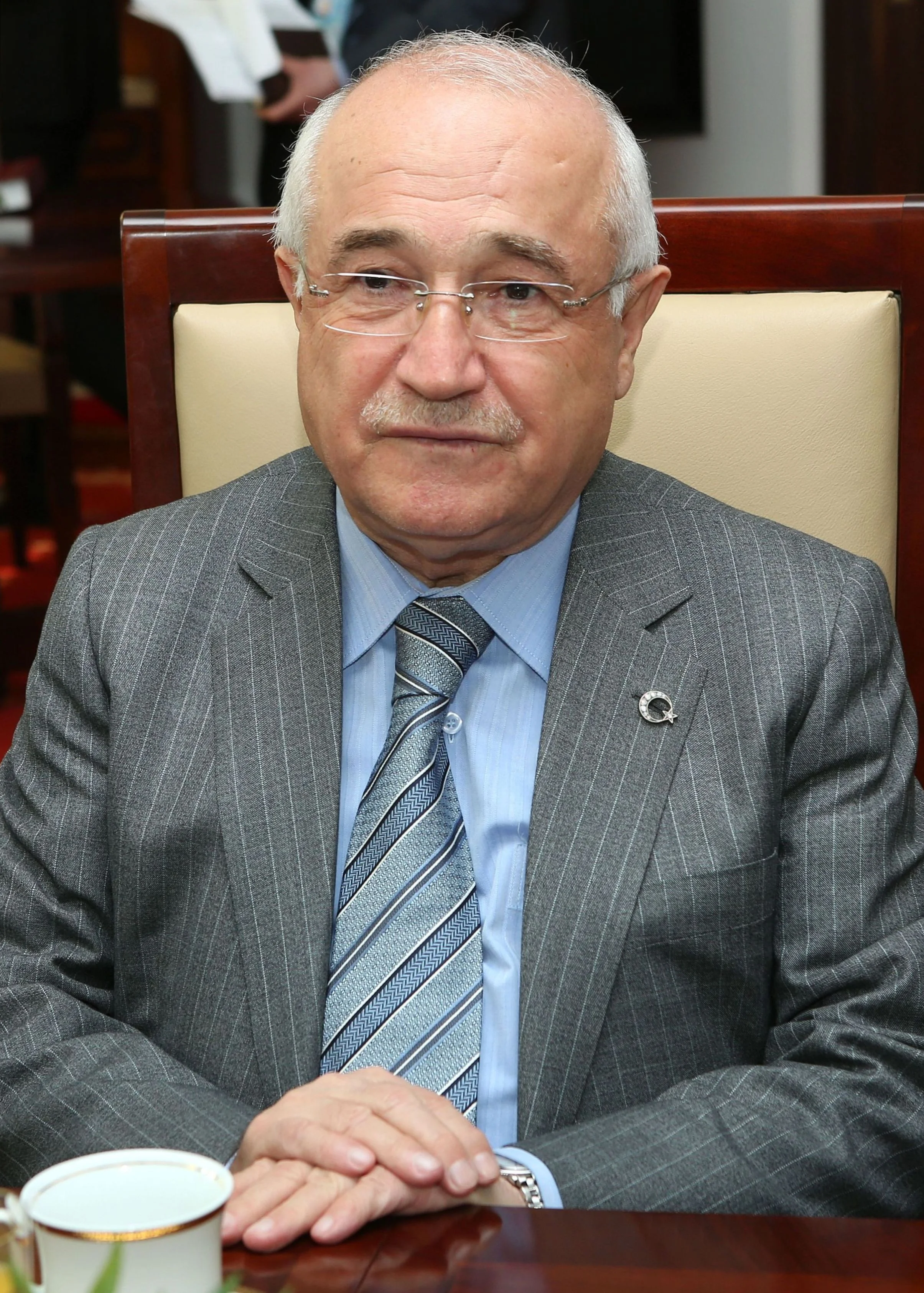 Cemil Çiçek Kimdir? Aslen Nereli, Kaç Yaşında Hayatı ve Kariyeri