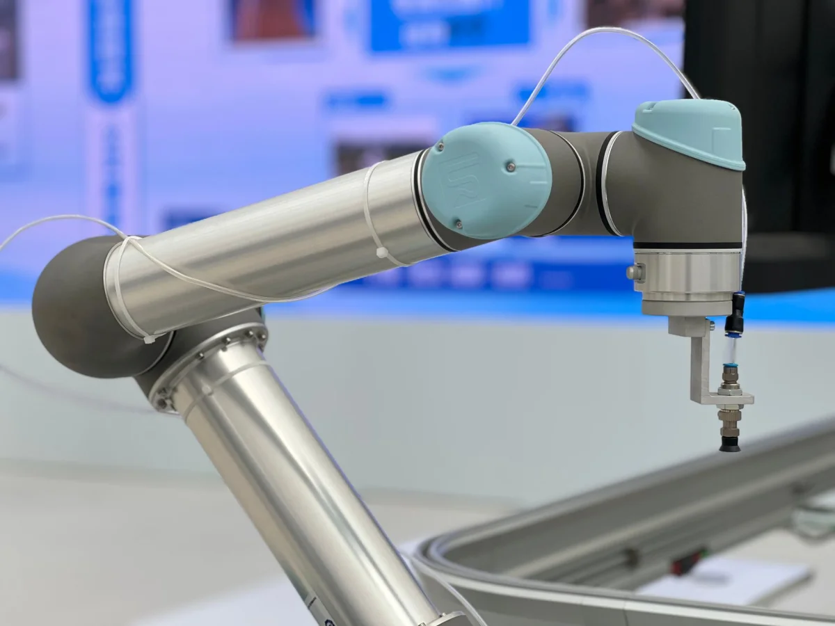 Çinli Dev Fabrikada İnsan Gücünü Azaltıyor: Tesla'ya Robotik Çalım