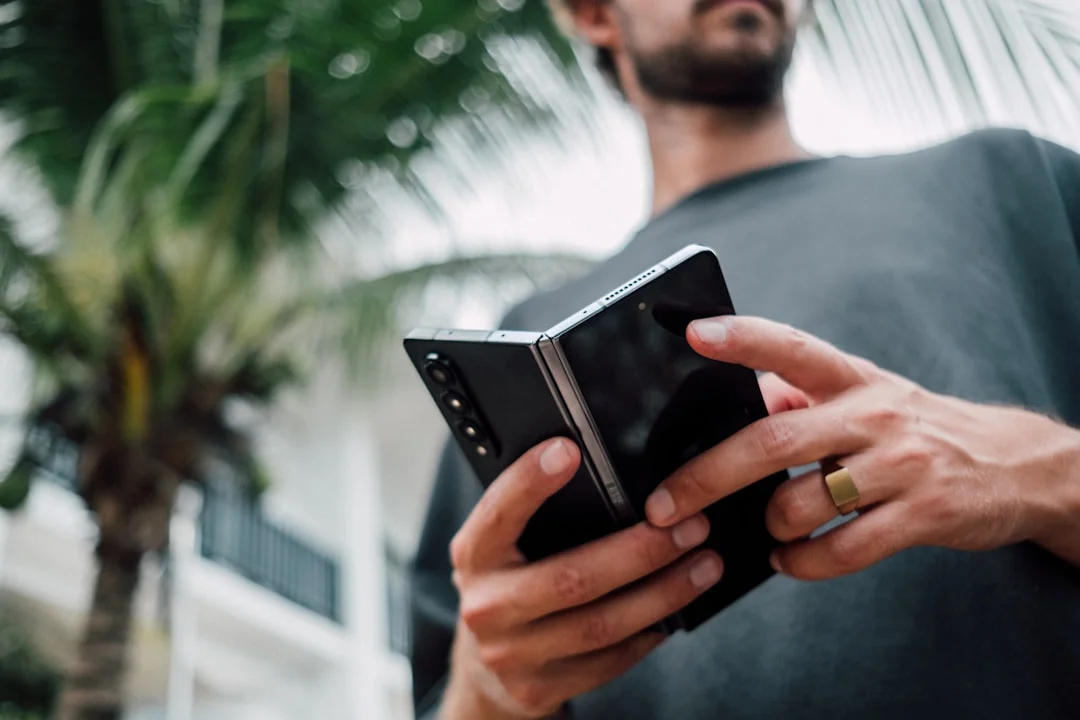 Çinli Devlerden 3 Katlı Devrim: Katlanabilir Telefon Pazarında Dengeler Değişiyor