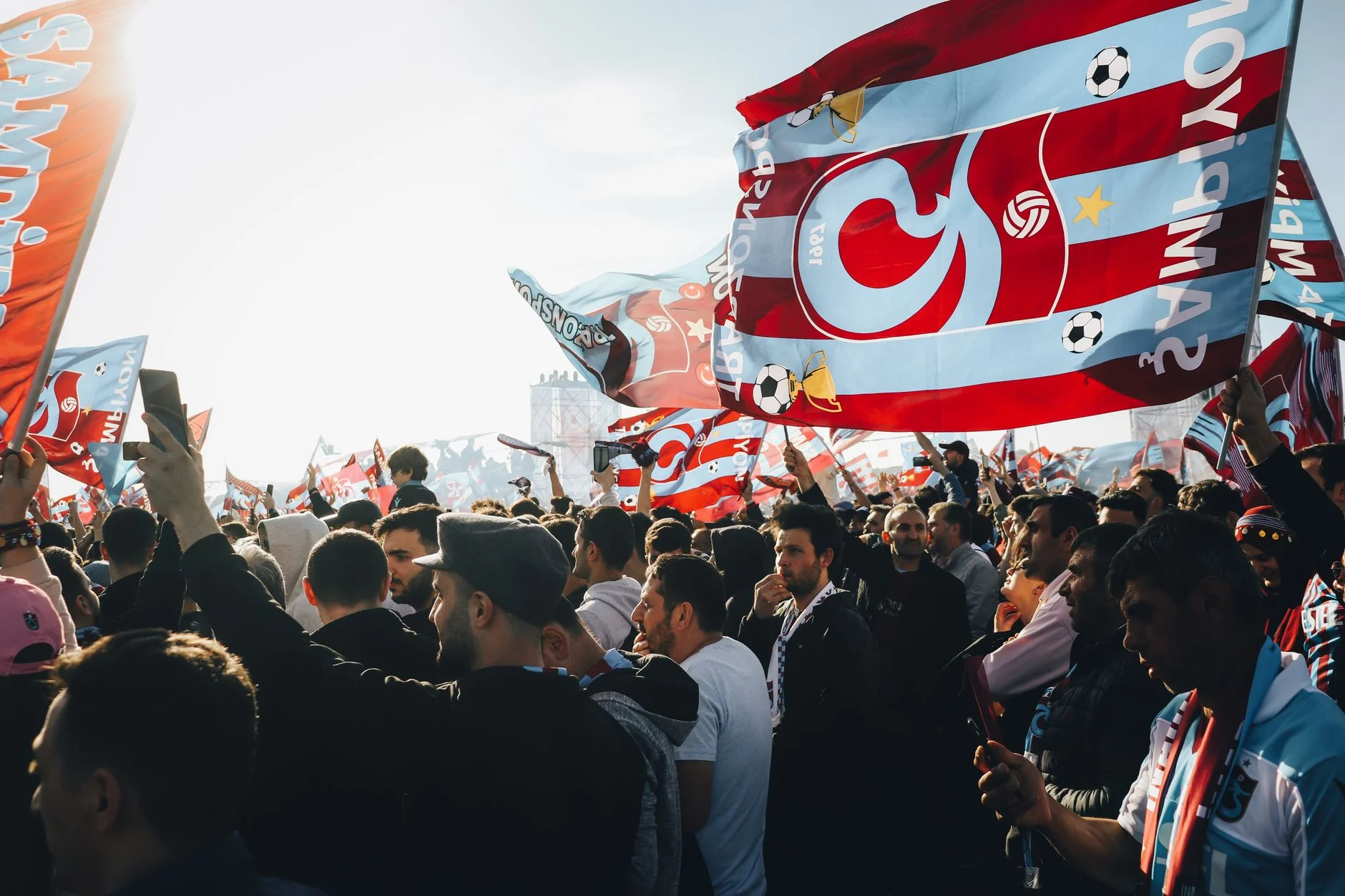 Conor Gallagher Türkiye Popülerliği: 2026 Sezonu Öncesi Türk Futbolseverlerin En Çok Aradığı İngiliz Orta Saha Oyuncusu