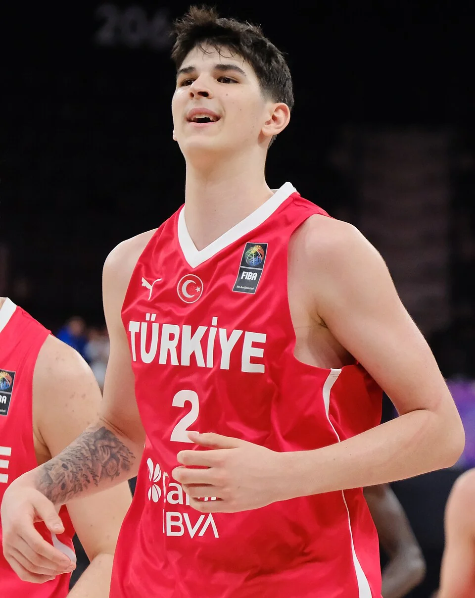 Darius Karutasu Kimdir? Türkiye Neden Onu Konuşuyor?