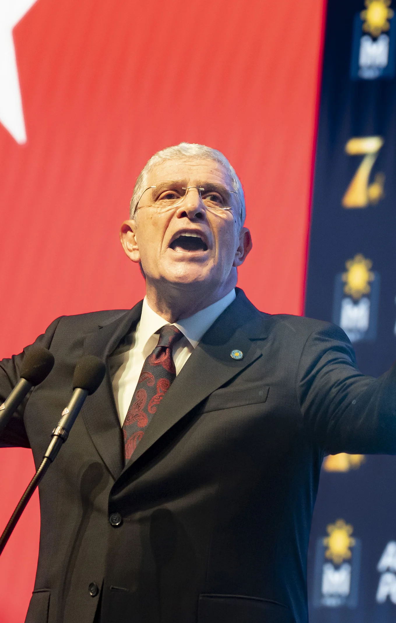 Dursun Müsavat Dervişoğlu Kimdir? Aslen Nereli, Kaç Yaşında Hayatı ve Kariyeri
