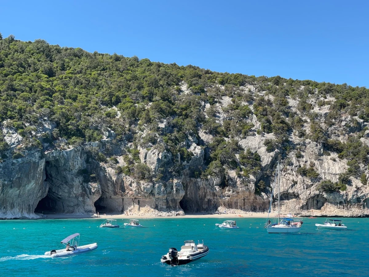 Ege ve Akdeniz’in Saklı Kıyıları: Kalabalıklardan Uzak O Doğa Dostu Rotalar Nerede?
