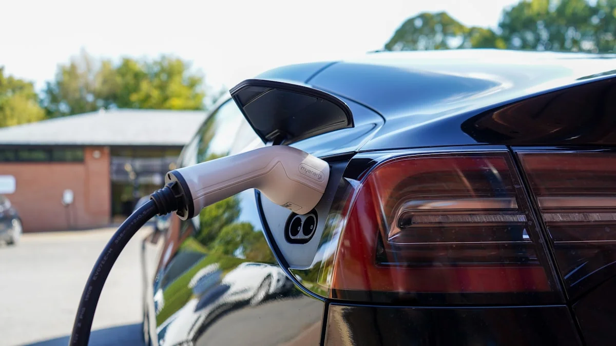 Elektrikli Kaslı Otomobilde Şok Zam: Yeni Dodge Charger EV Fiyatları Neden Uçtu?