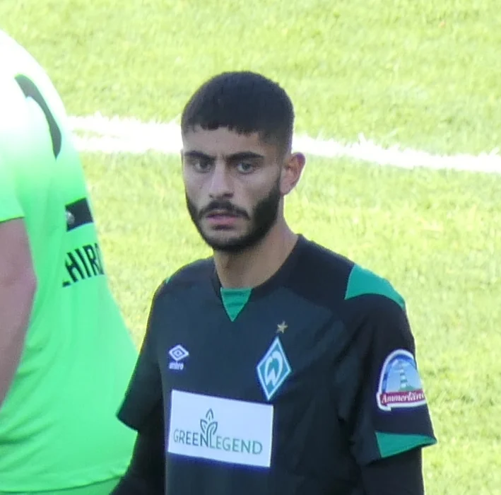 Yeni Profesyonel Futbolcu Eren Dinkçi Kimdir? Kariyeri ve Hayatı