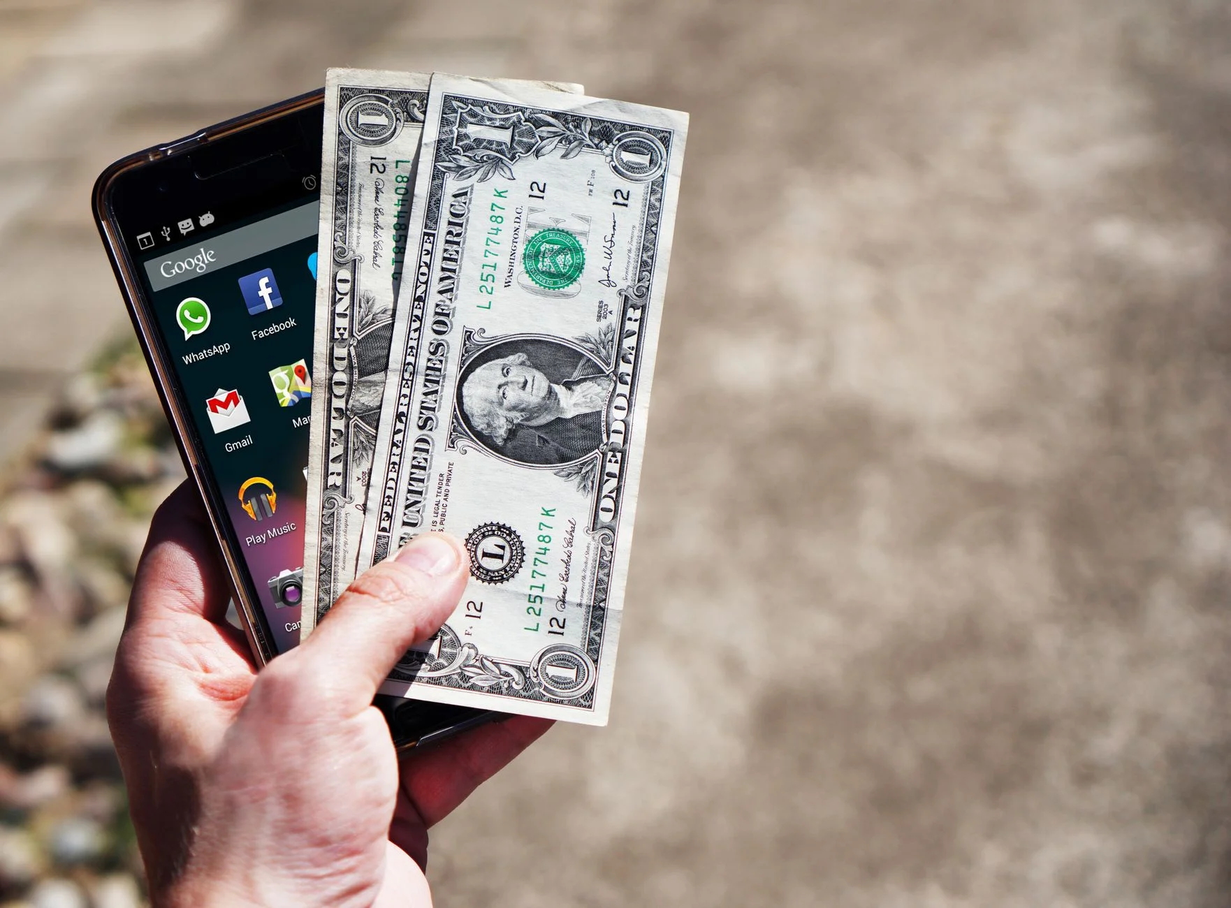 Fiziki Bankacılığın Sonu mu Geliyor? Dijital Dönüşümün Görünmeyen Maliyeti