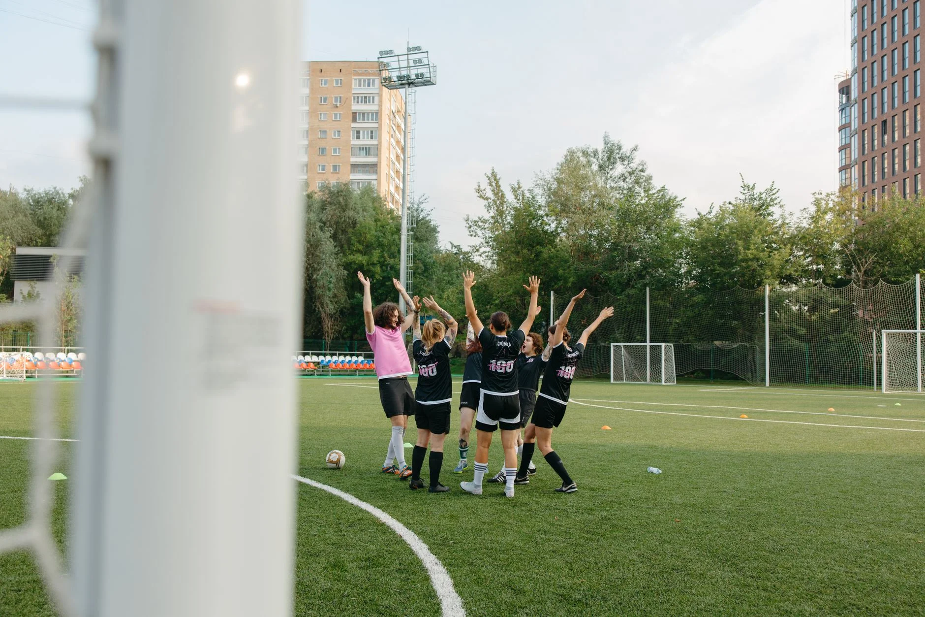 Google Aramalarında Yükselen Altay SK: İzmir'in Köklü Kulübü Türk Futboluna Nasıl Damga Vurdu?