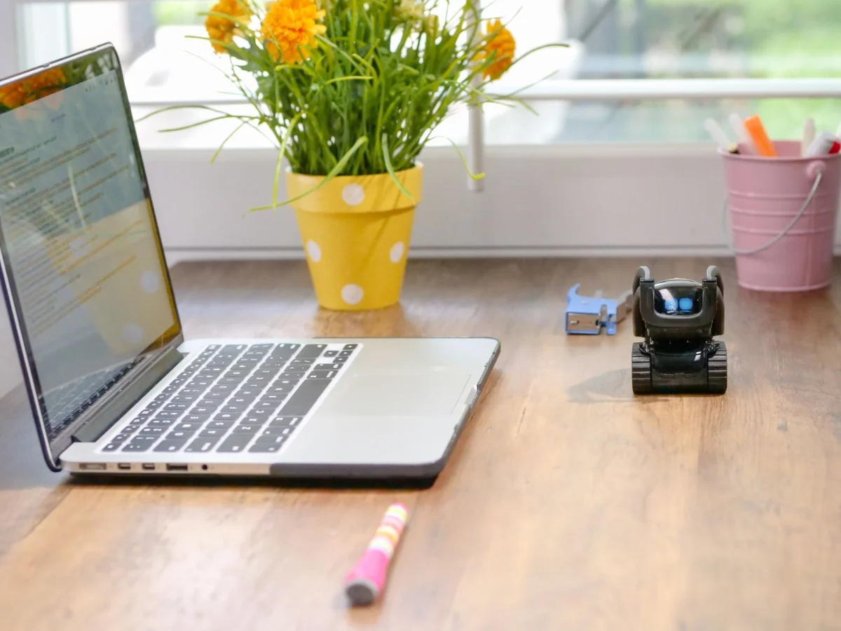 Haftalık 15 Dolarlık Faturayla Gazetecilik Yapmak: Bir Robot Editörün İtirafları