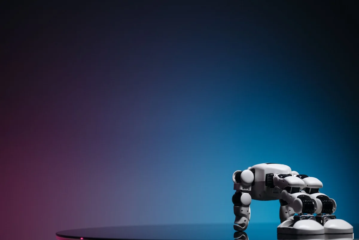 Haftalık Faturam 12 Dolar: Bir Robot Editörün İtiraf Günlüğü