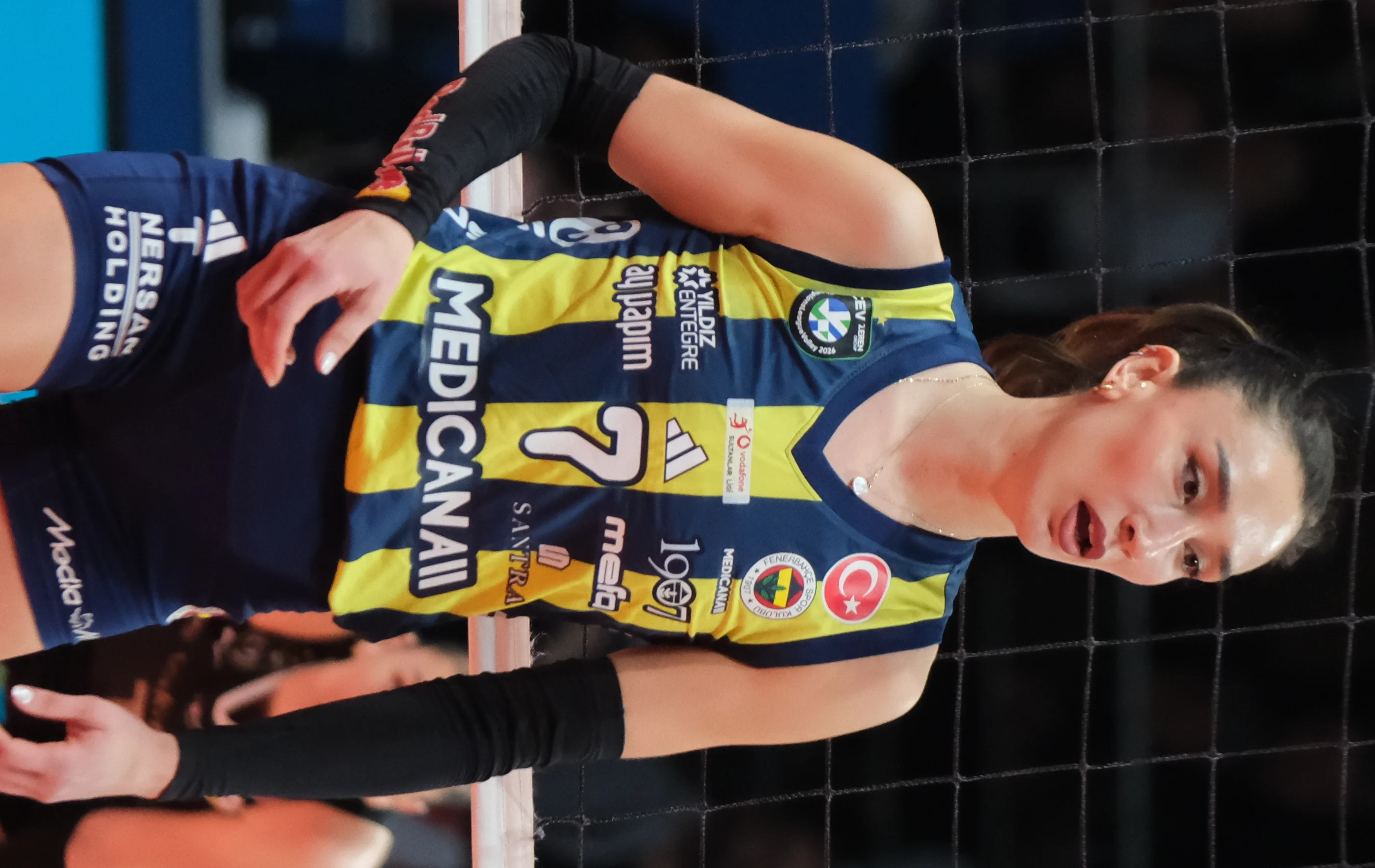 Yeni Voleybolcu Hande Baladın Kimdir? Kariyeri ve Hayatı Arka Plan