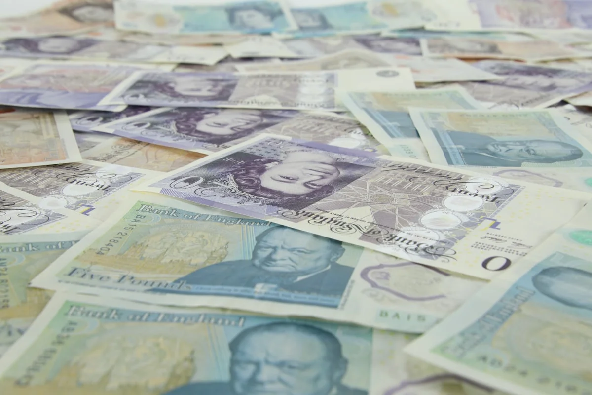 İngiltere'nin Yeni Banknotlarında Gizlenen 'Yeşil Finans' Devrimi Nedir?