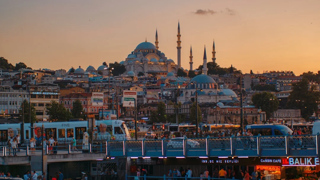 İstanbul'da İbadet Alanları ve Altyapı Yatırımları Genişliyor