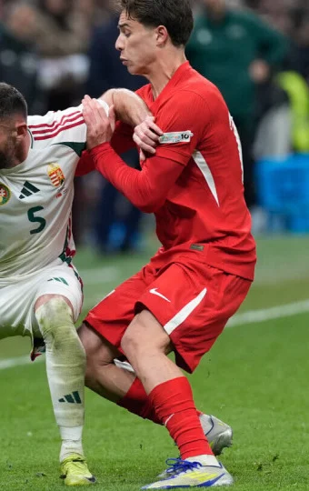 Yeni Profesyonel Futbolcu Kenan Yıldız Kimdir? Kariyeri ve Hayatı