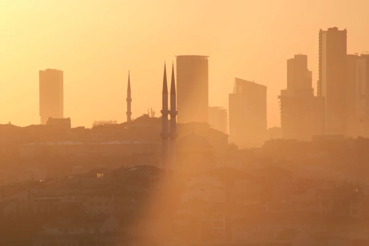 Milyonlarca Kişi Aynı Saati Aradı: Akşam Ezanı Vaktindeki Değişimin Arkasındaki Gerçek Ne?