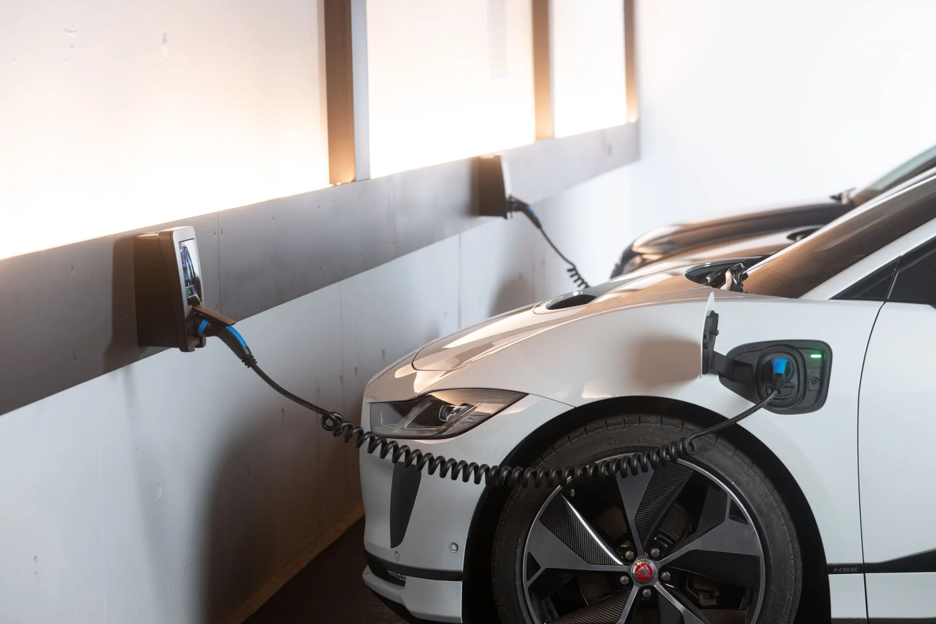 Nio ve Zhongan'dan 90 Batarya İstasyonu Teslimatı: Elektrikli Araçların Geleceği Yeniden Yazılıyor mu?