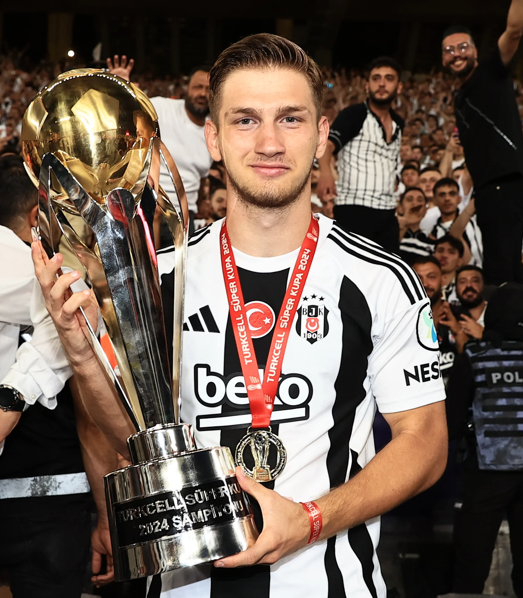 Yeni Futbolcu Semih Kılıçsoy Kimdir? Kariyeri ve Hayatı Arka Plan