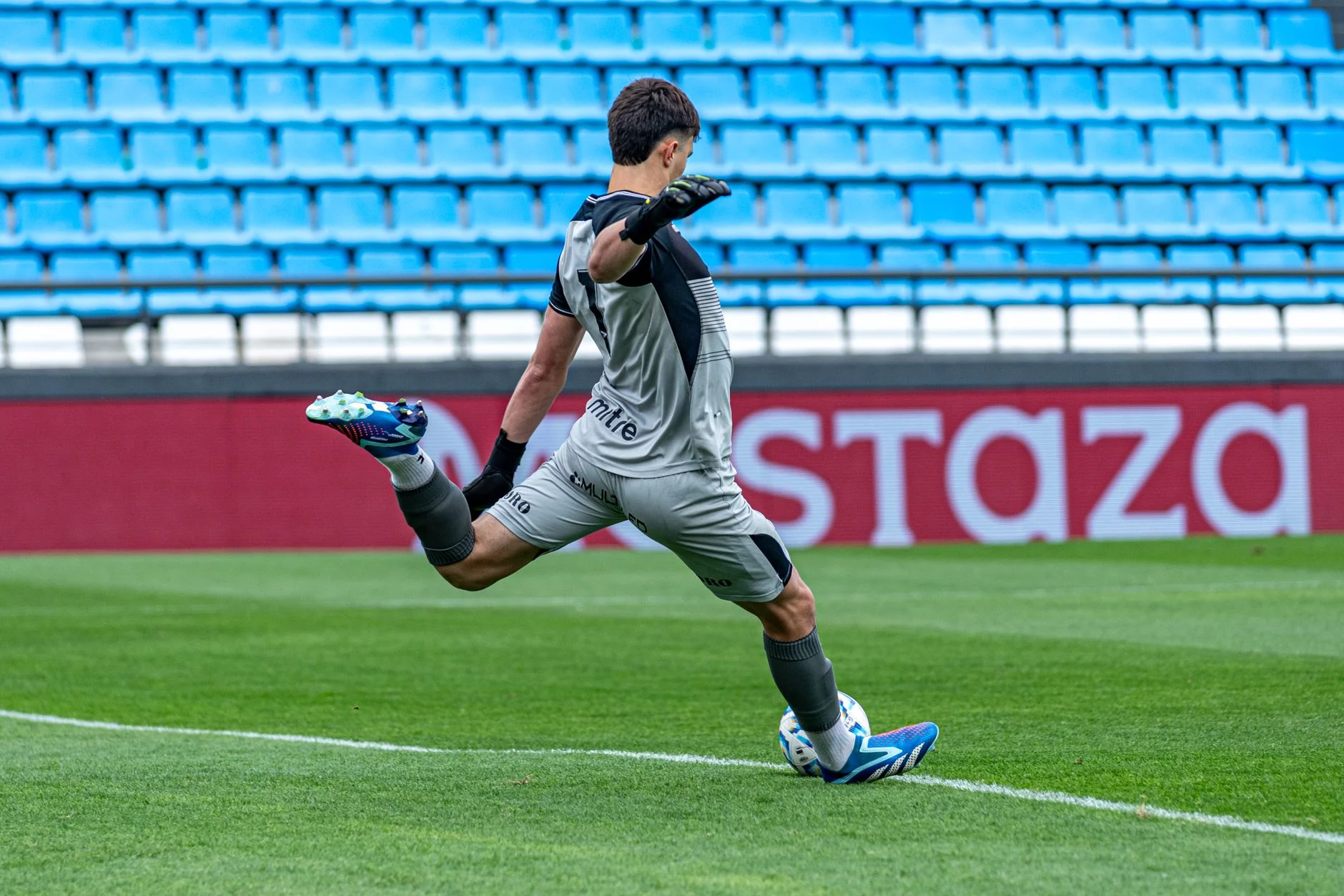Süper Lig Yolunda Bir İtalyan: Elia Caprile Transferi TFF Limitlerine Takılır mı?
