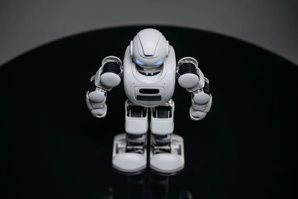 Tesla Optimus robotu ne zaman satışta olacak? Fiyat ve üretim planı