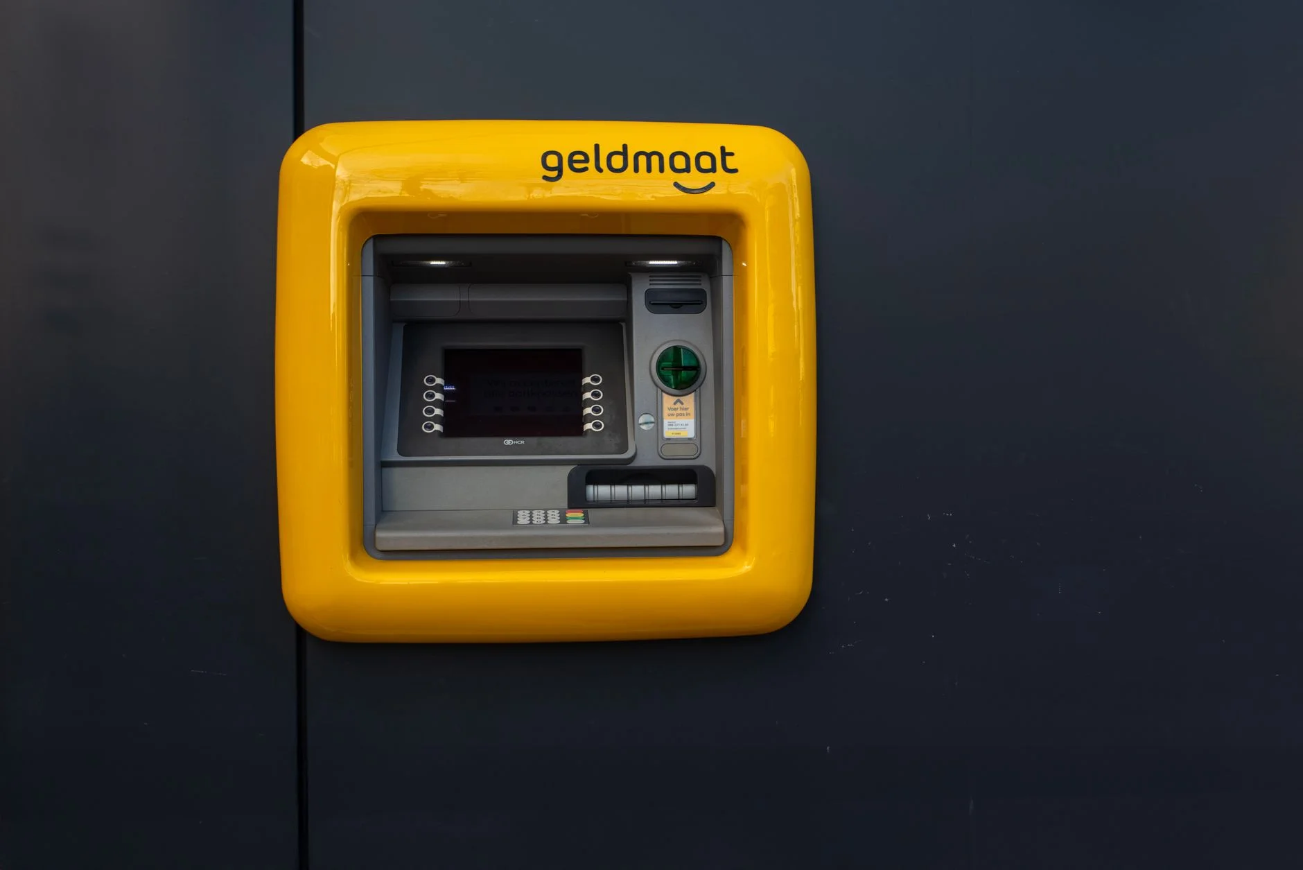 Türkiye'de ATM'lerden Fiziki Altın Alım-Satımı: 2024 Mevcut Durum, Yasal Çerçeve ve Gelecek Potansiyeli