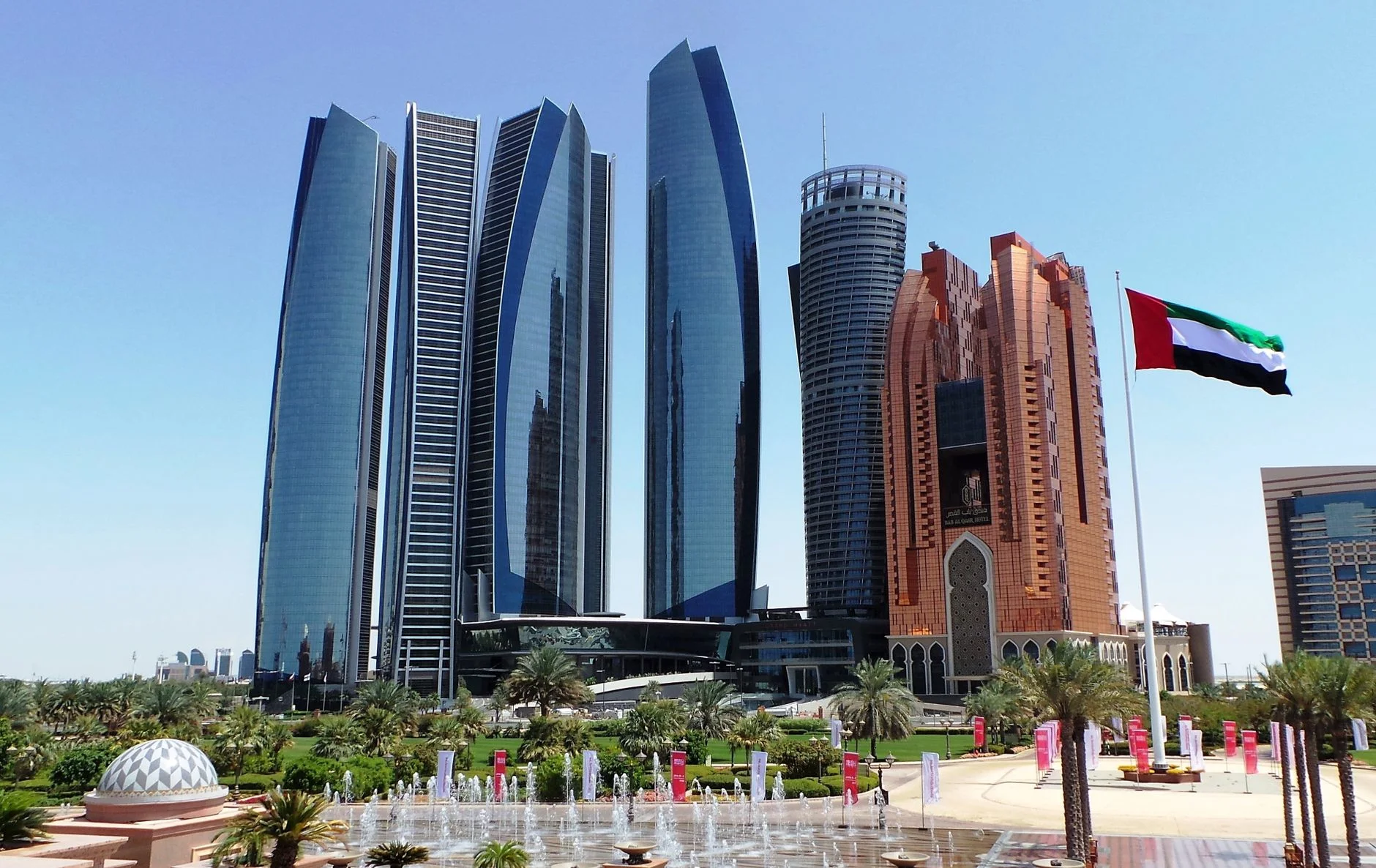 Türklerin Abu Dhabi'ye Artan İlgisi: Yatırım ve Yaşam Fırsatları