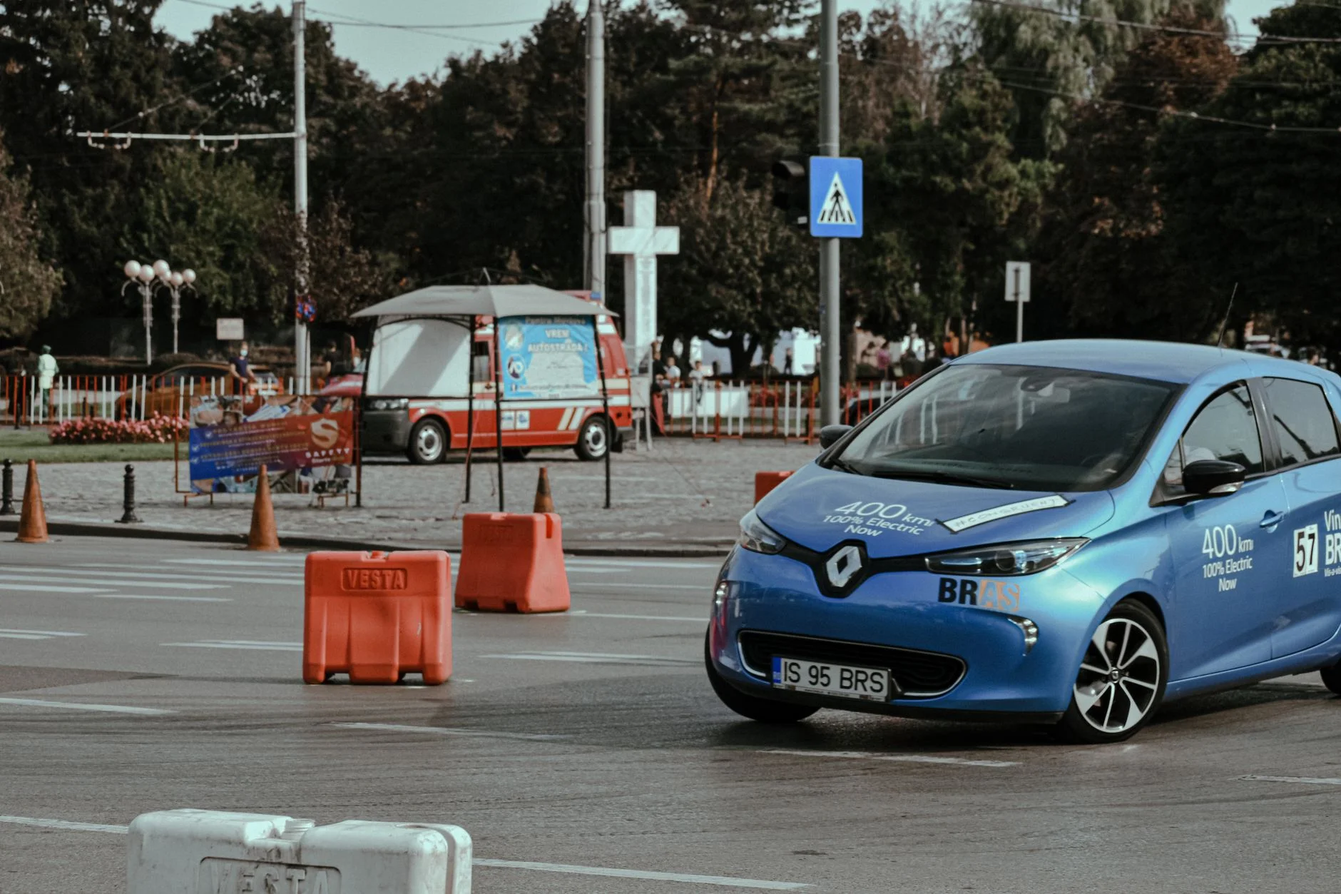 Uber ve Rivian R2 Anlaşması: 2028'e Kadar 1.25 Milyar Dolarlık Robotaksi Filosu ve Seviye 4 Otonom Sürüş Hedefleri Neler?