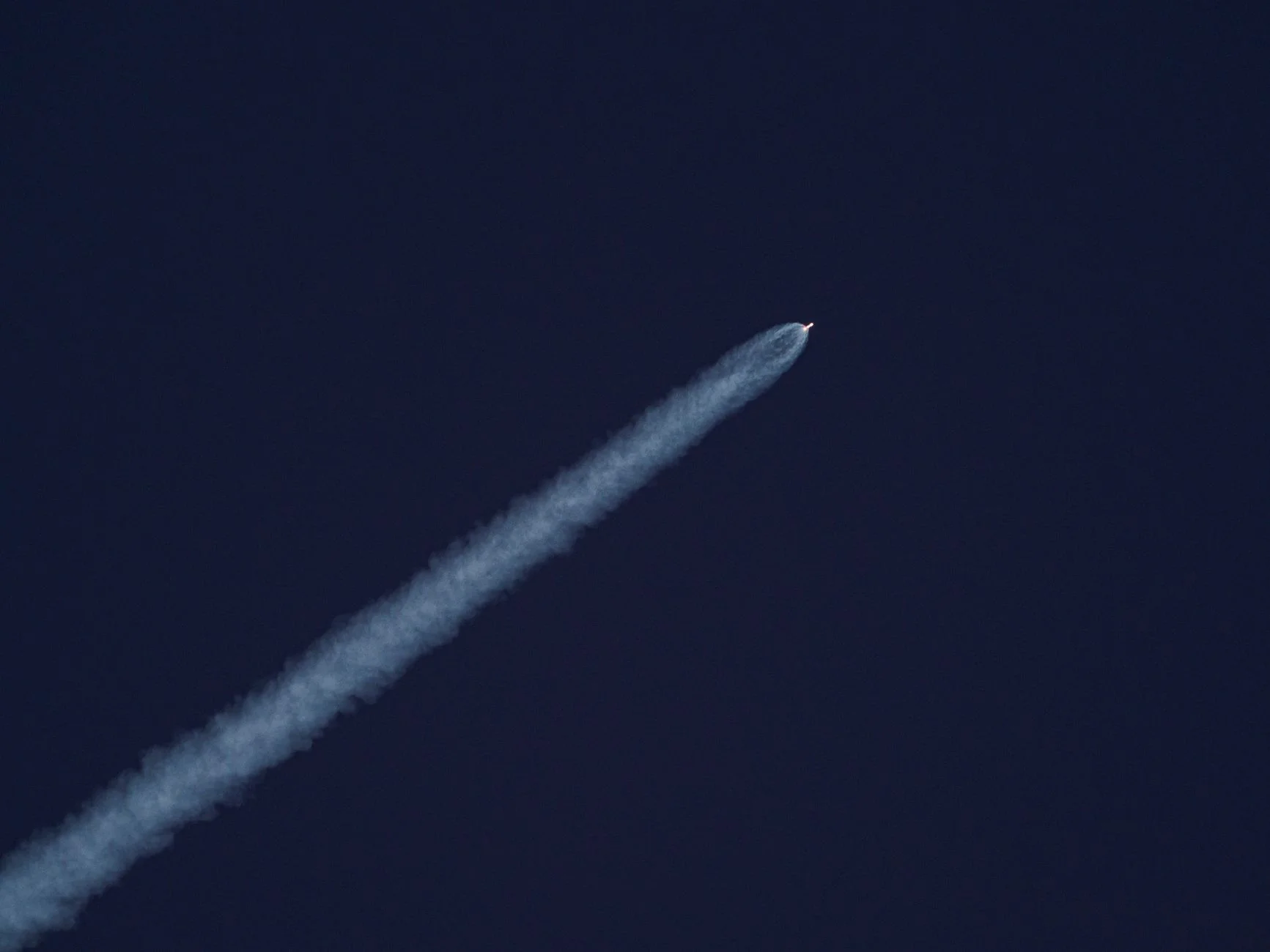 Uzay Yarışında Tarihi Gün: SpaceX Borsayı Neden Bir Günde Altüst Etti?