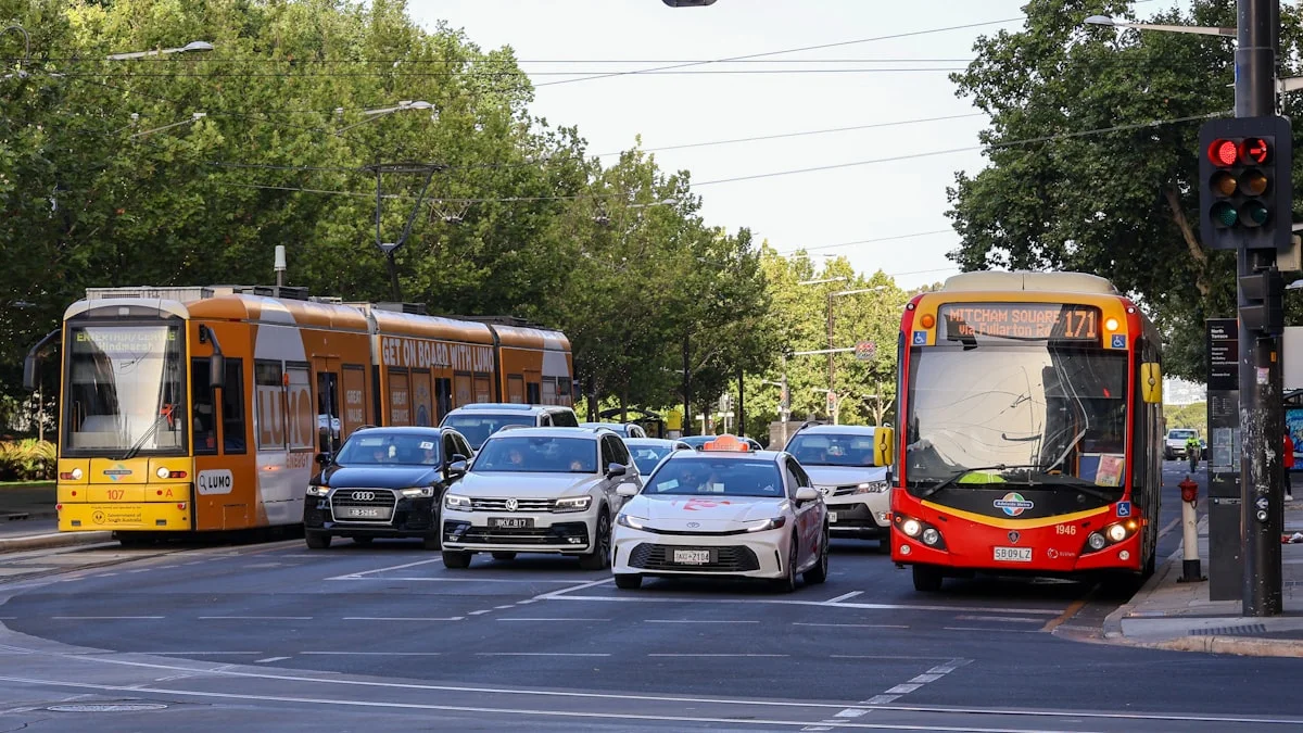 Xpeng X9 Avustralya Pazarına Dönüşü: Elektrikli MPV Ön Siparişleri Açıldı, Fiyat ve Menzil Beklentileri 2026