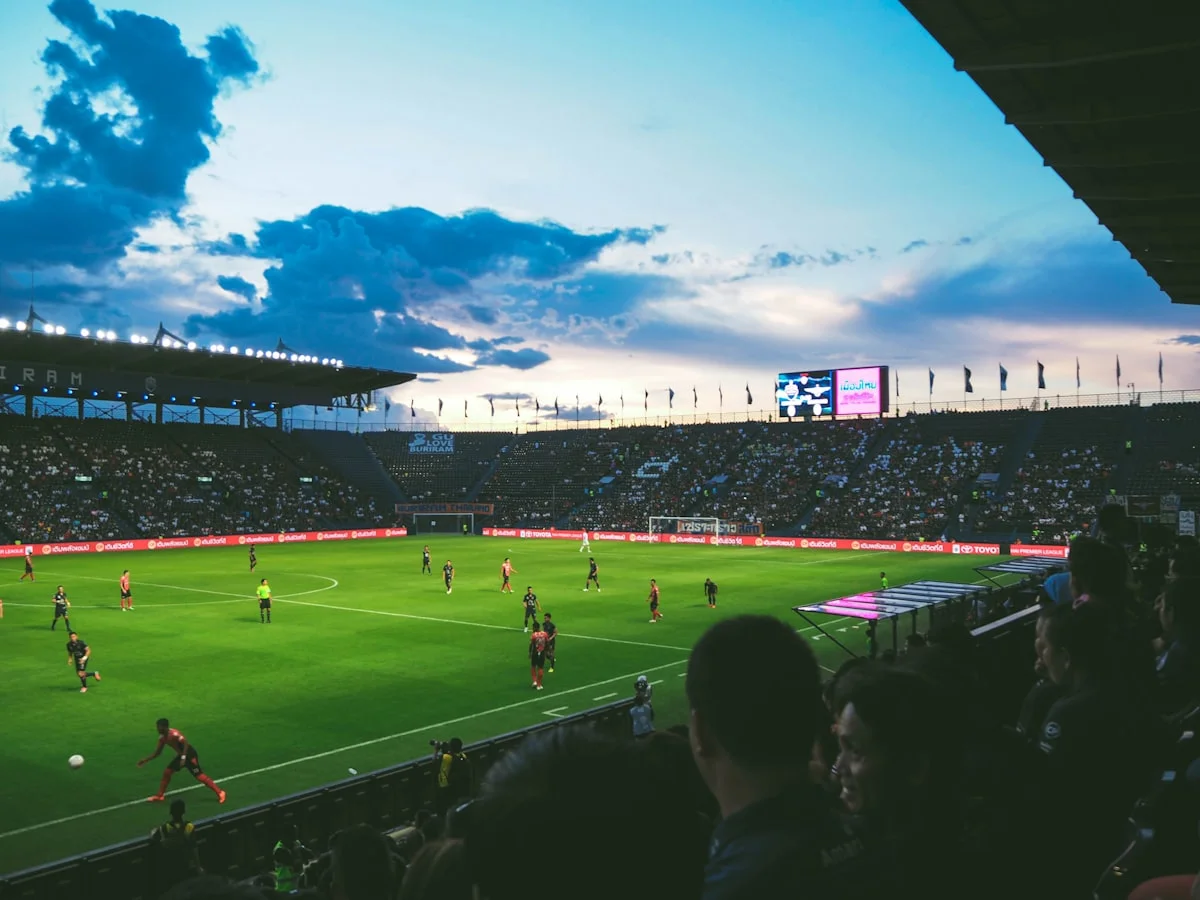 Yeşil Sahada Milyonluk Yarış: Futbolun Görünmeyen Yaşam Tarzı ve Finansal Gücü